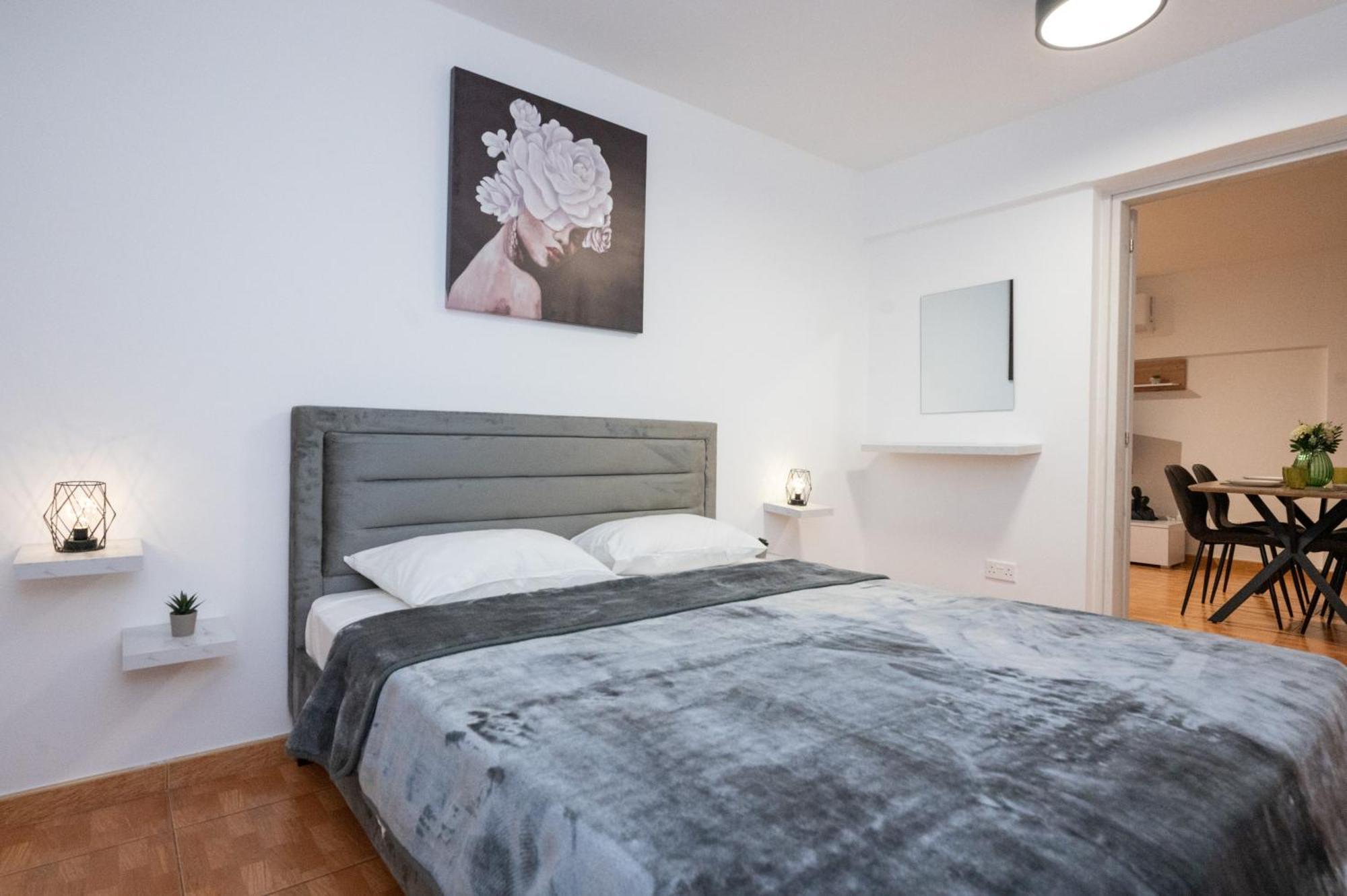 Napa Centrale Suites Айя Напа Екстериор снимка