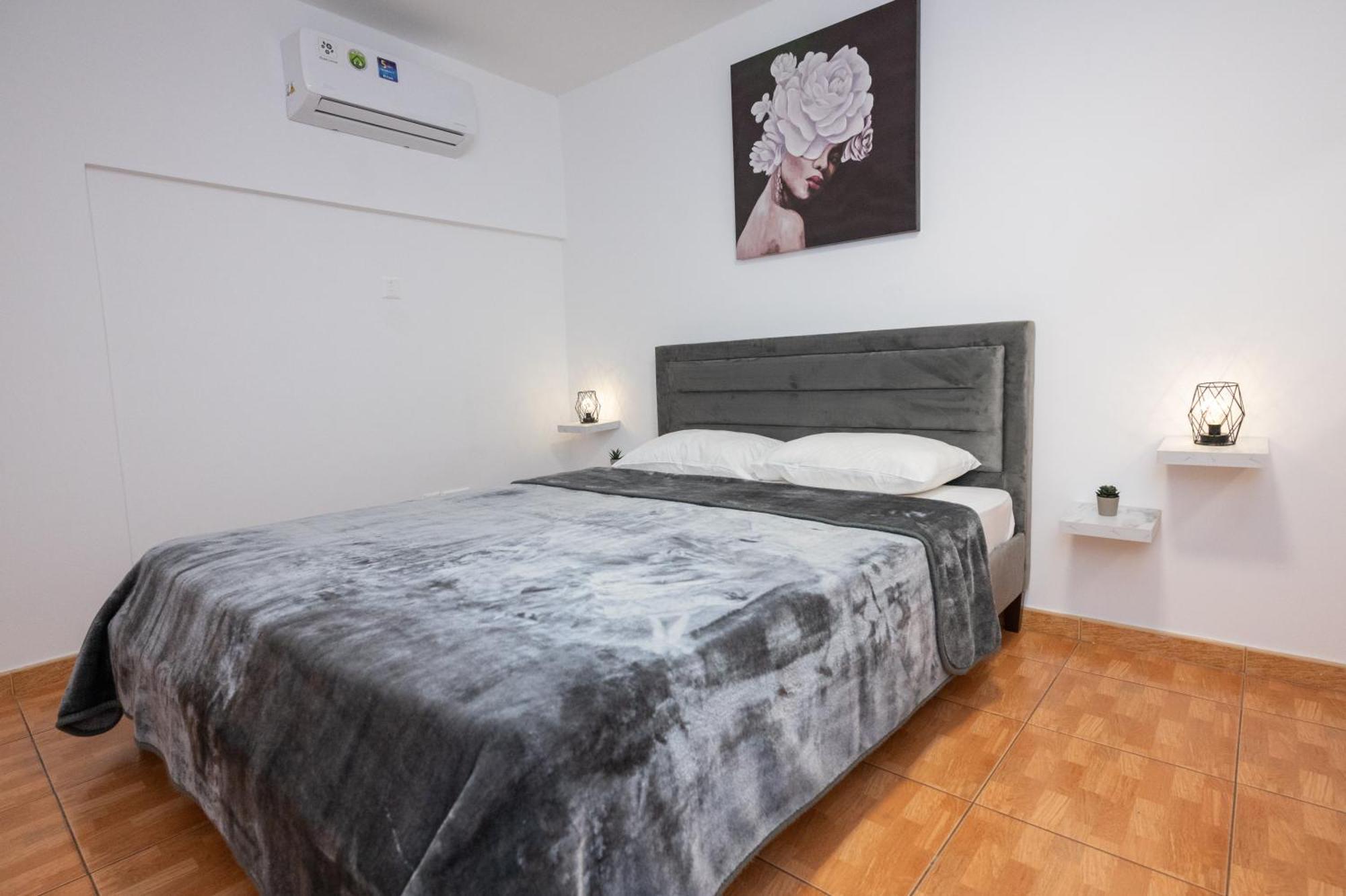 Napa Centrale Suites Айя Напа Екстериор снимка