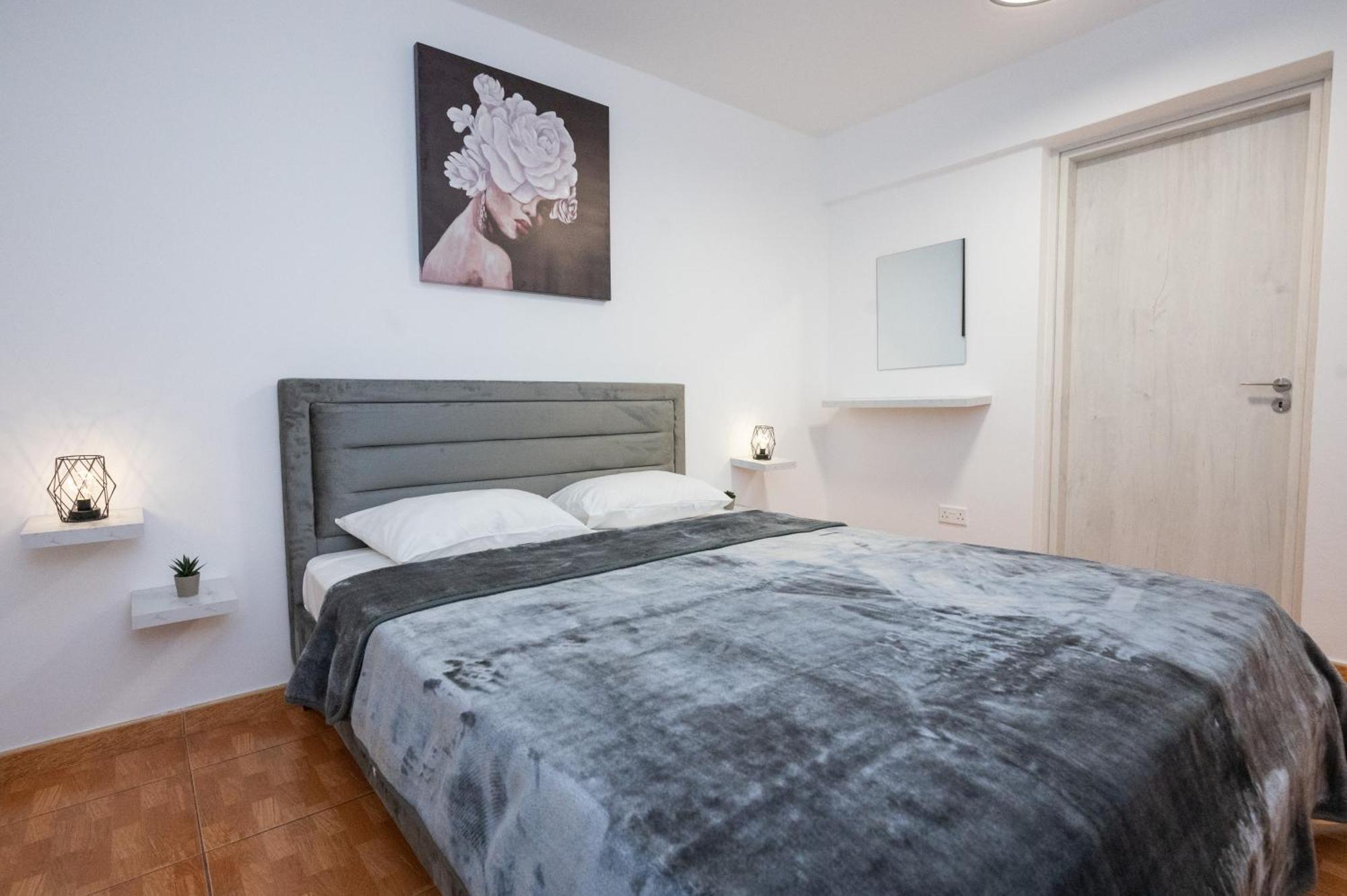 Napa Centrale Suites Айя Напа Екстериор снимка