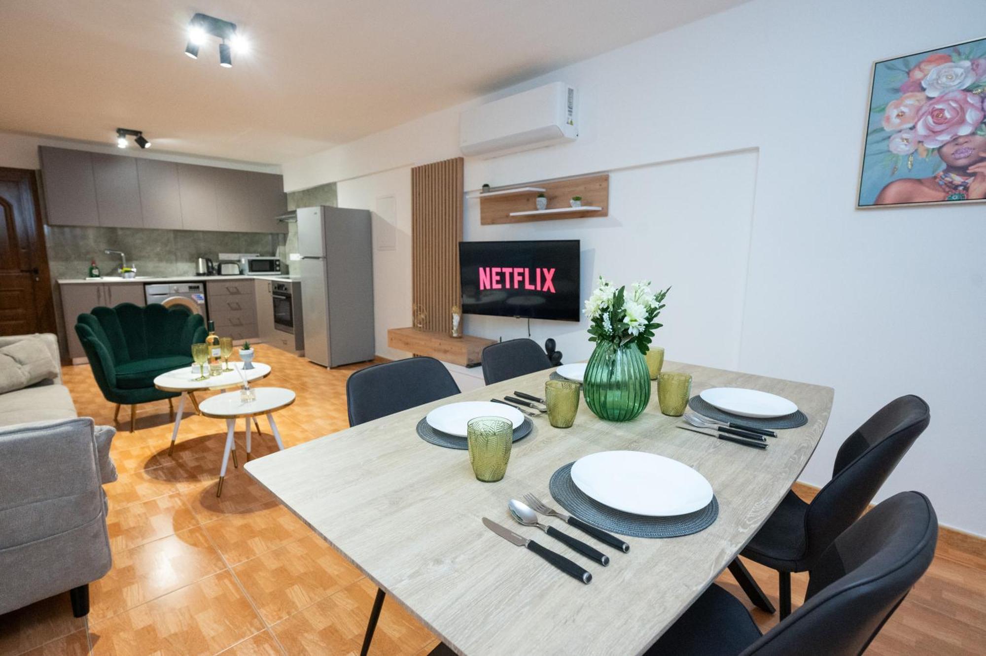 Napa Centrale Suites Айя Напа Екстериор снимка