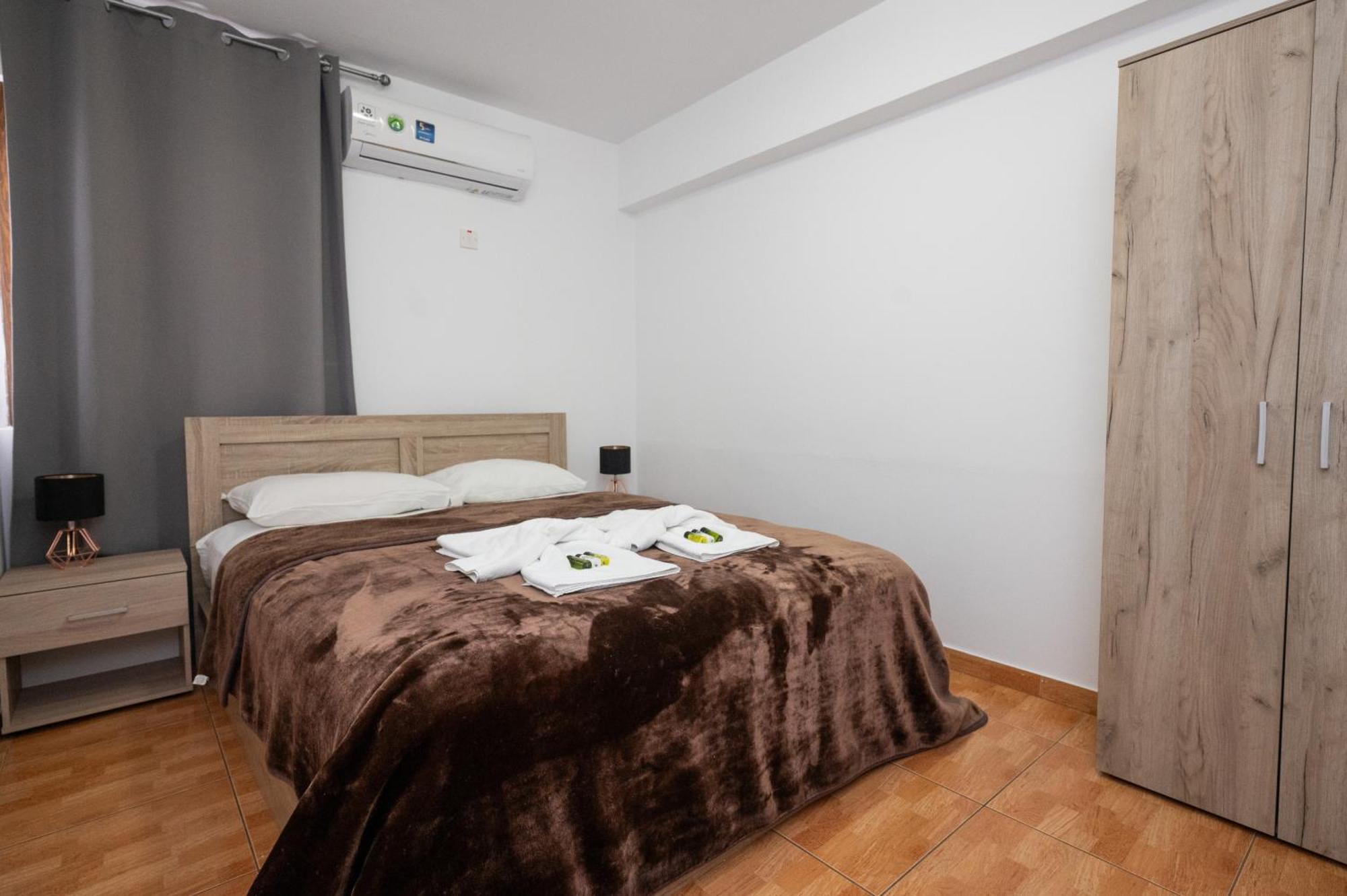 Napa Centrale Suites Айя Напа Екстериор снимка