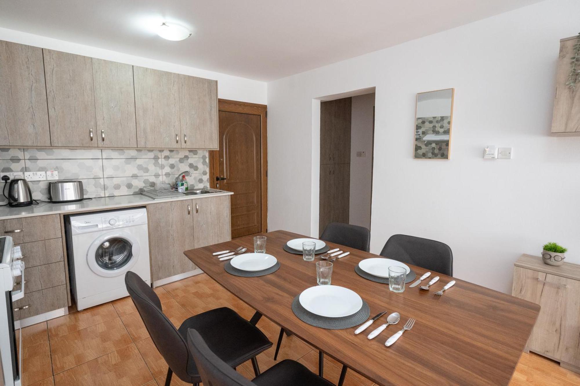 Napa Centrale Suites Айя Напа Екстериор снимка