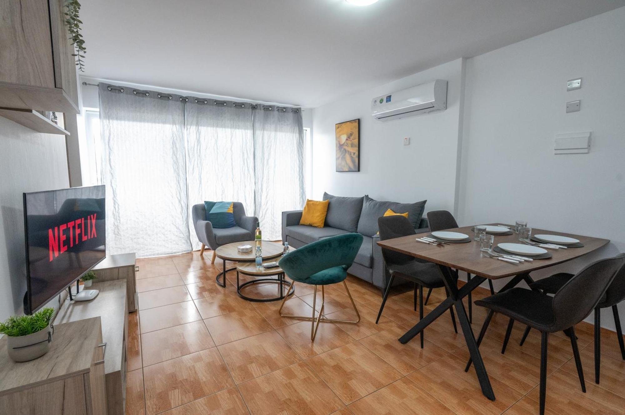 Napa Centrale Suites Айя Напа Екстериор снимка