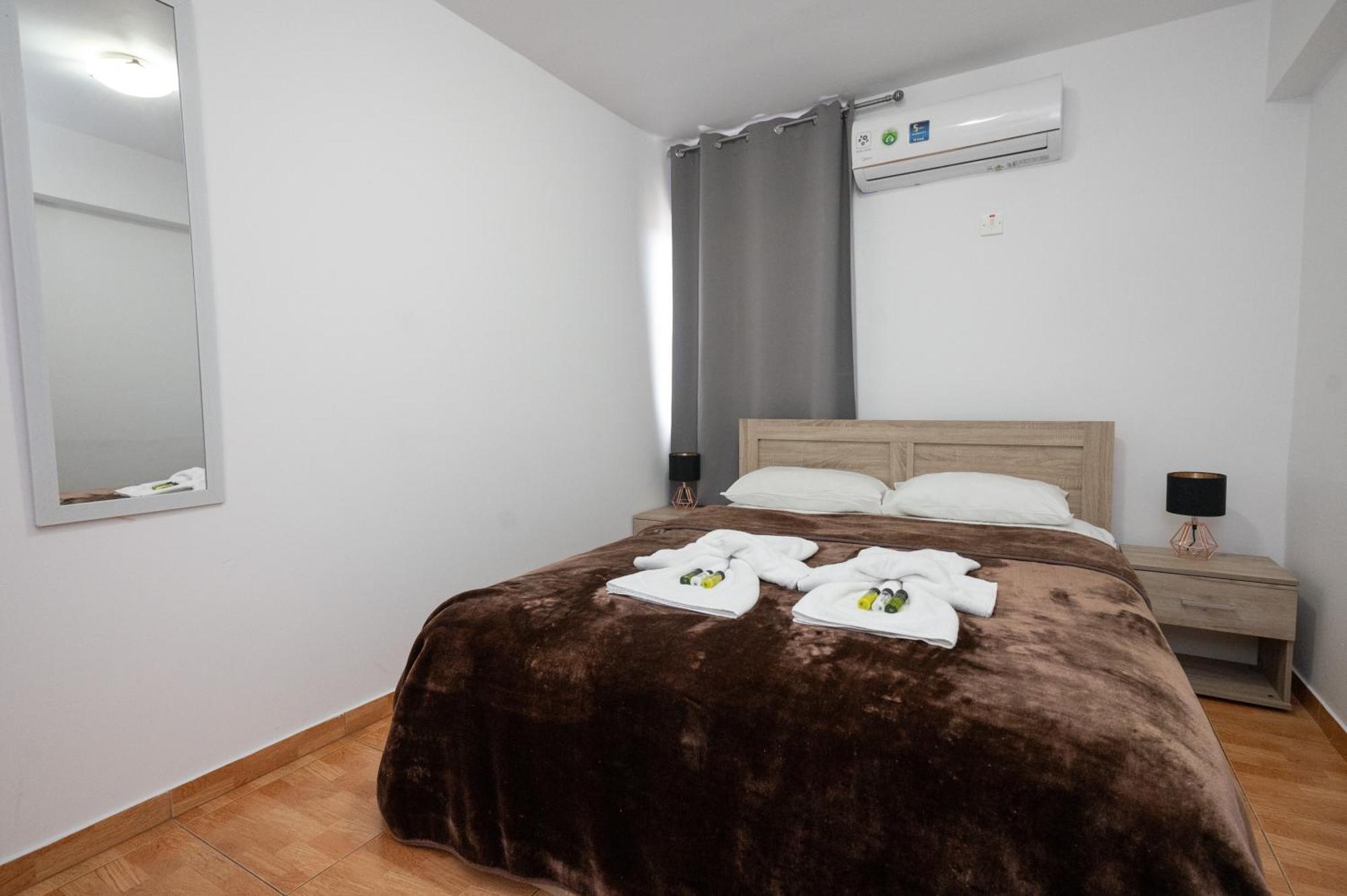 Napa Centrale Suites Айя Напа Екстериор снимка