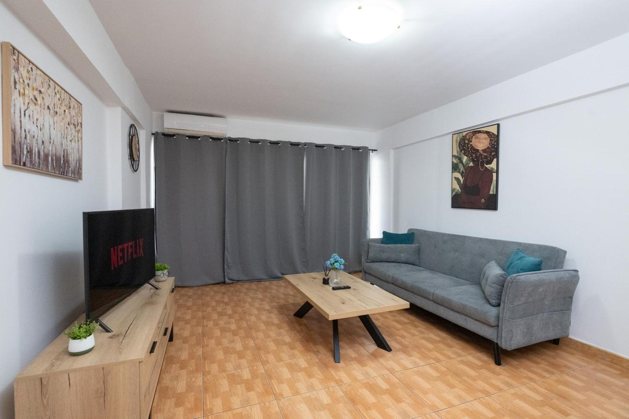 Napa Centrale Suites Айя Напа Екстериор снимка