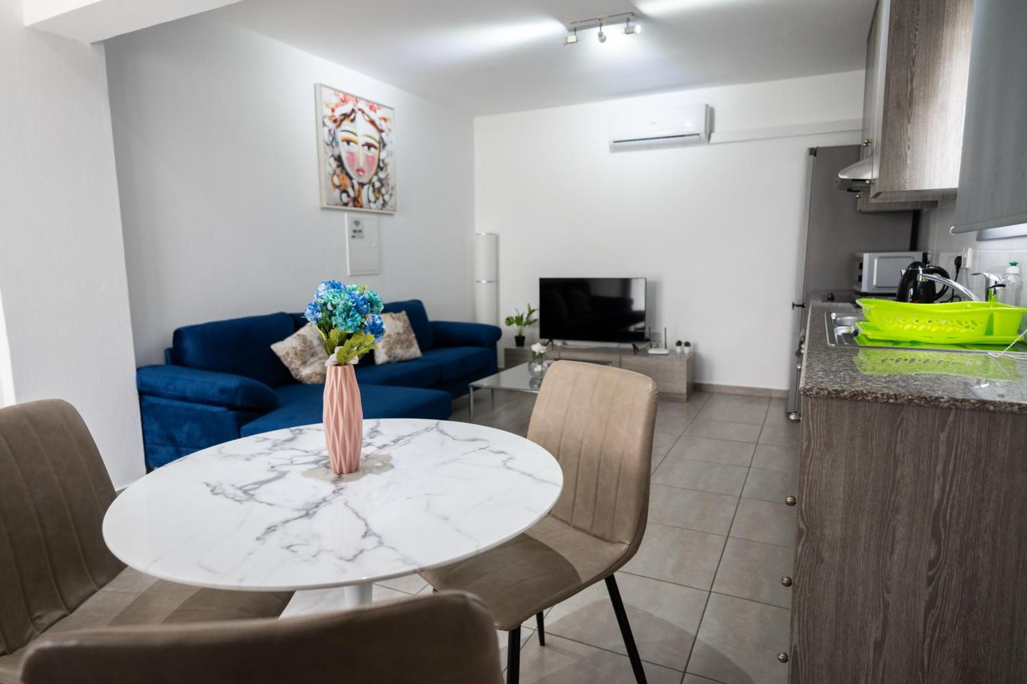 Napa Centrale Suites Айя Напа Екстериор снимка