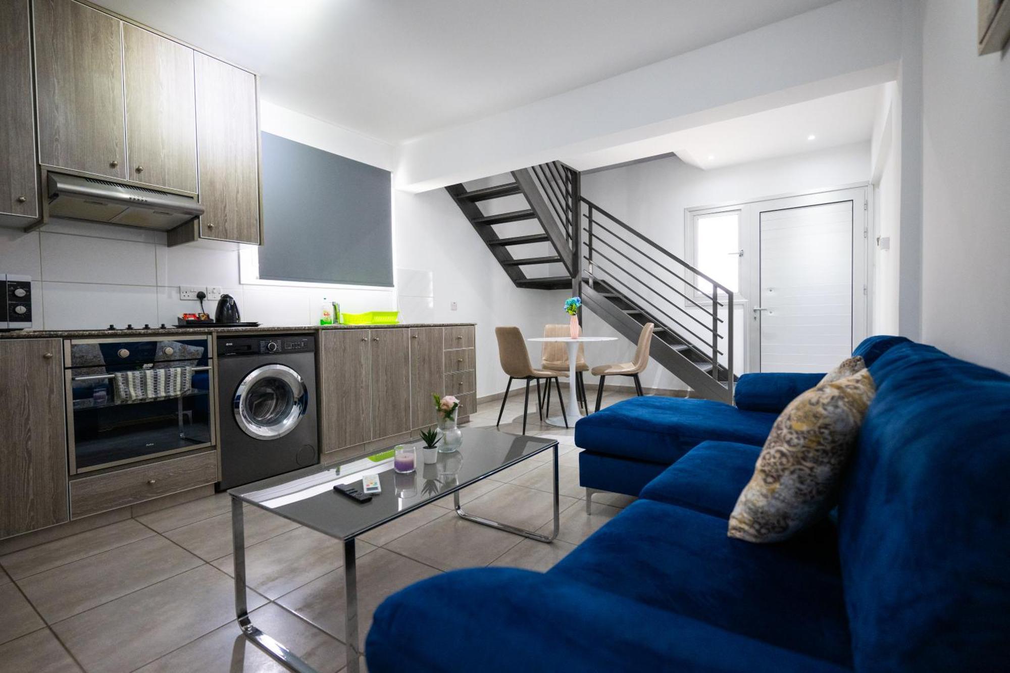 Napa Centrale Suites Айя Напа Екстериор снимка