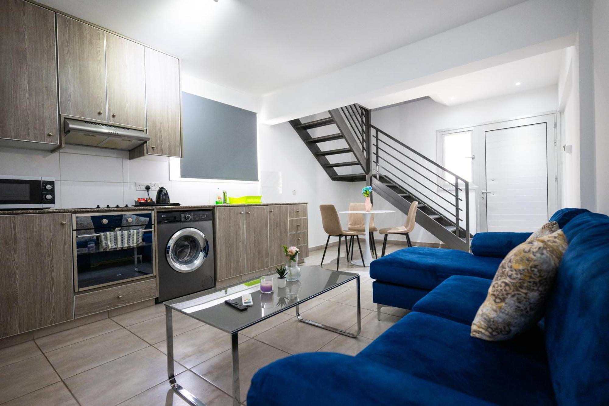 Napa Centrale Suites Айя Напа Екстериор снимка