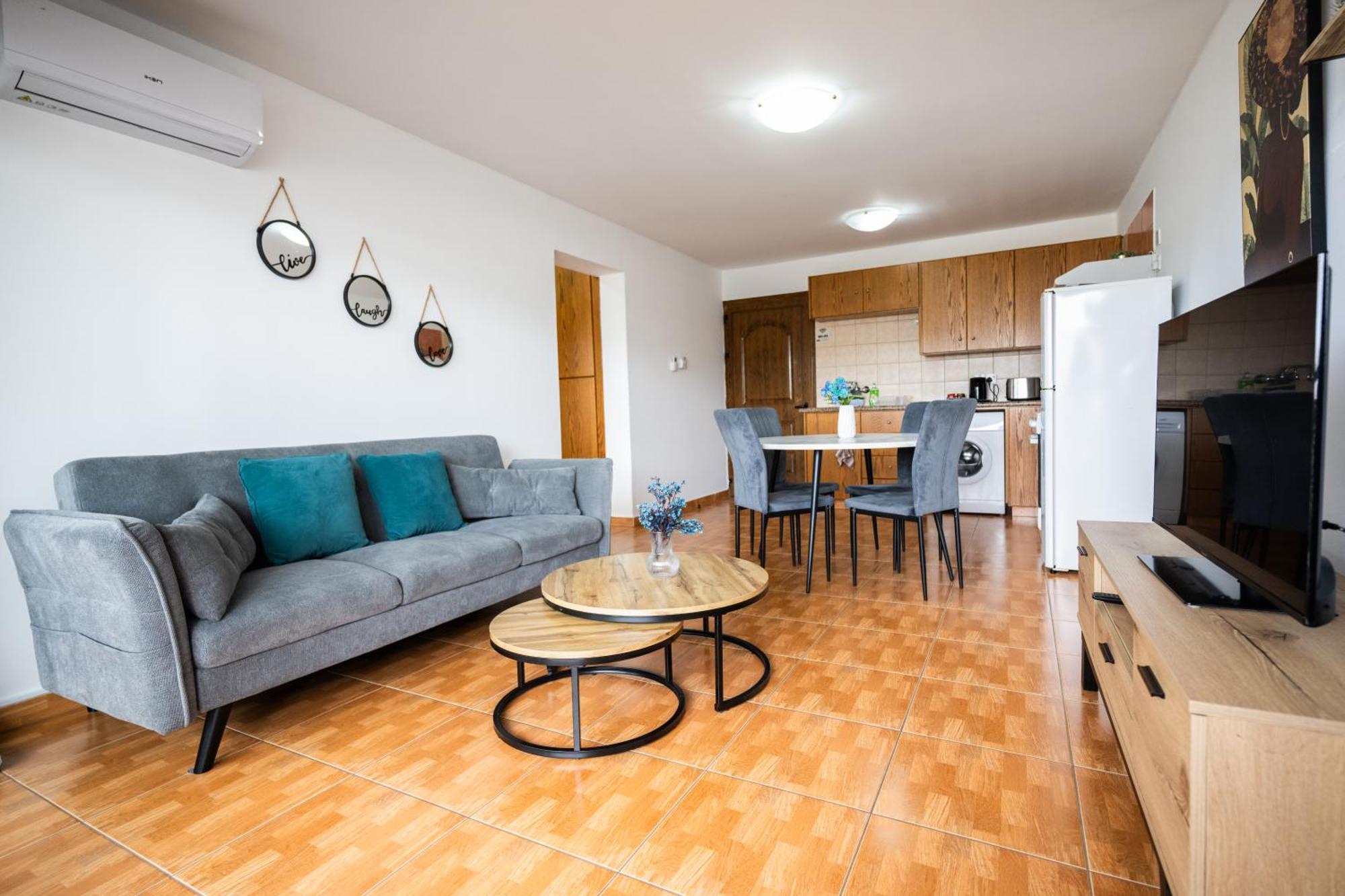 Napa Centrale Suites Айя Напа Екстериор снимка