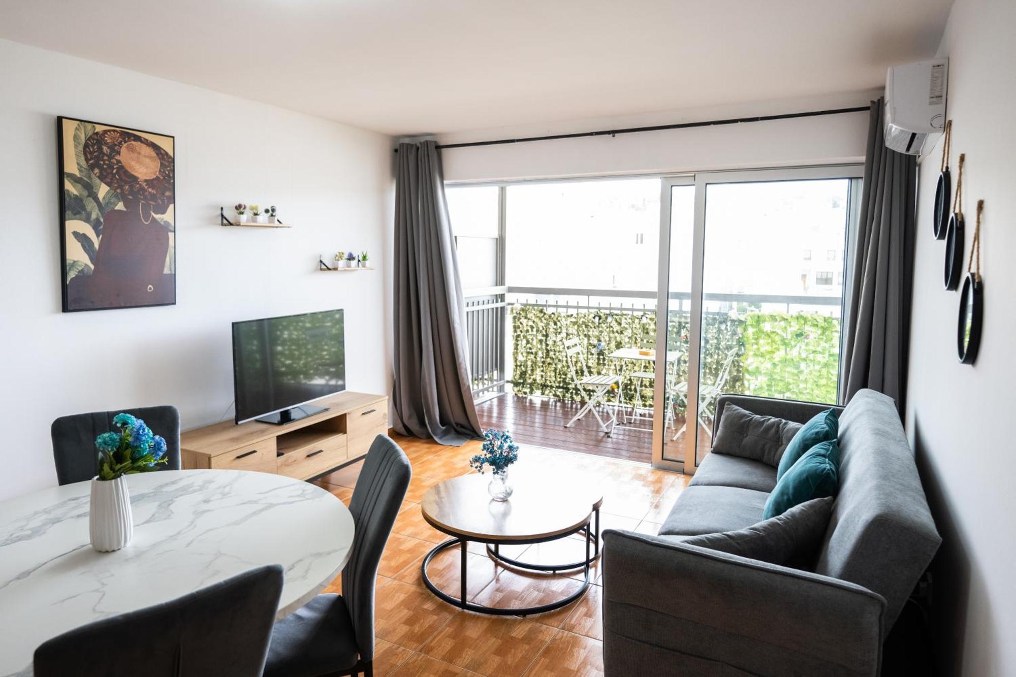 Napa Centrale Suites Айя Напа Екстериор снимка