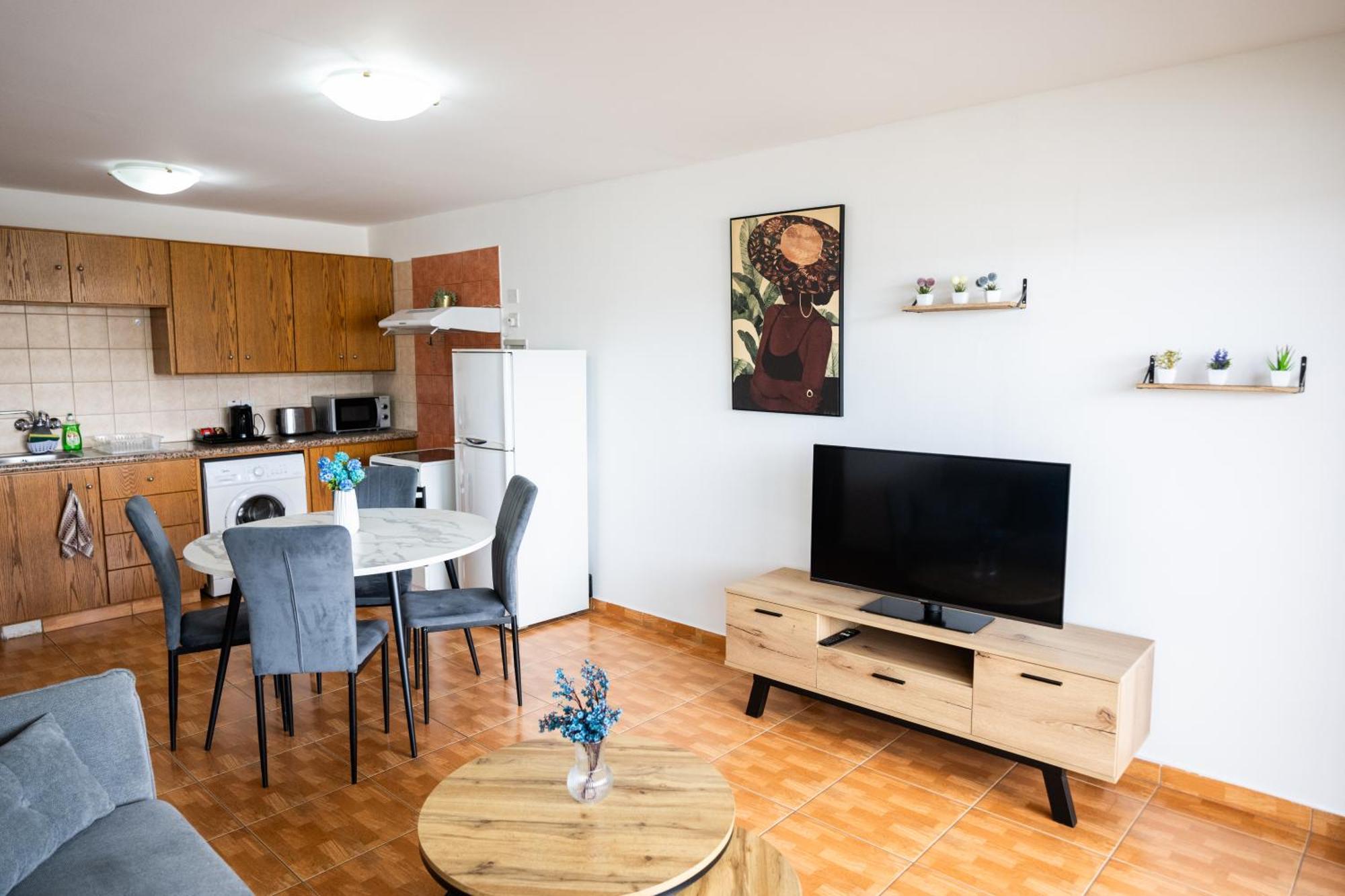 Napa Centrale Suites Айя Напа Екстериор снимка