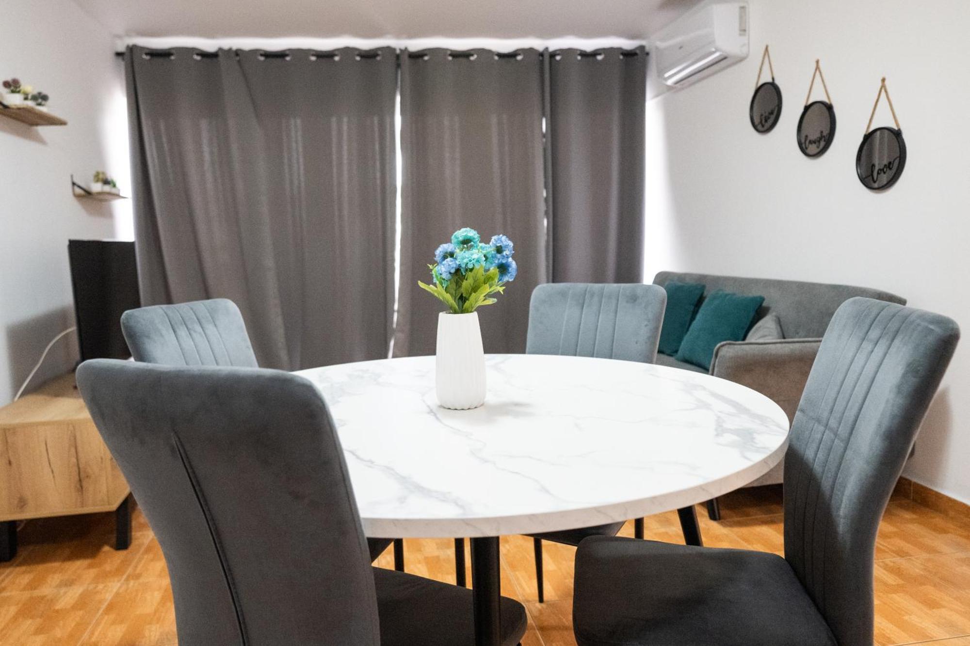 Napa Centrale Suites Айя Напа Екстериор снимка